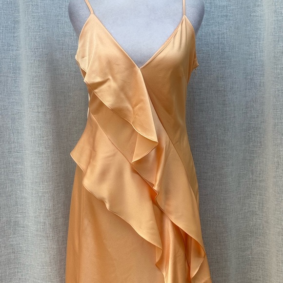 Gianni Bini Quinn ruffle draped V-neck sleeveless satin dress soft peach color - Picture 3 of 12